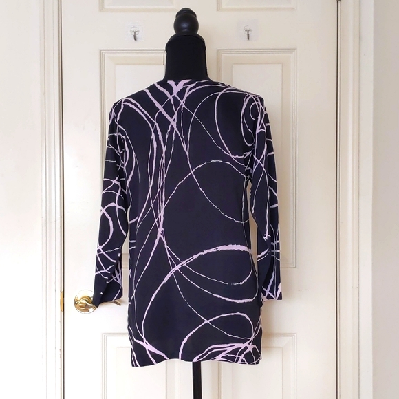 Pierri New York Rayon and Nylon Black w/Pink Pattern 3/4 Sleeve V-Neck Sweater. - Picture 2 of 4